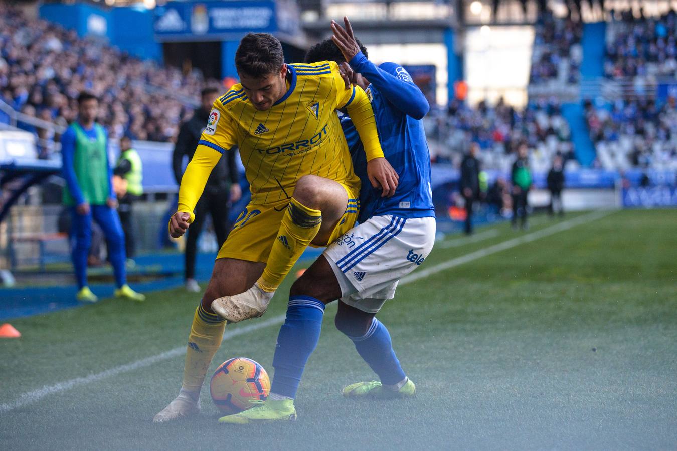 El Oviedo-Cádiz CF (2-1), en imágenes