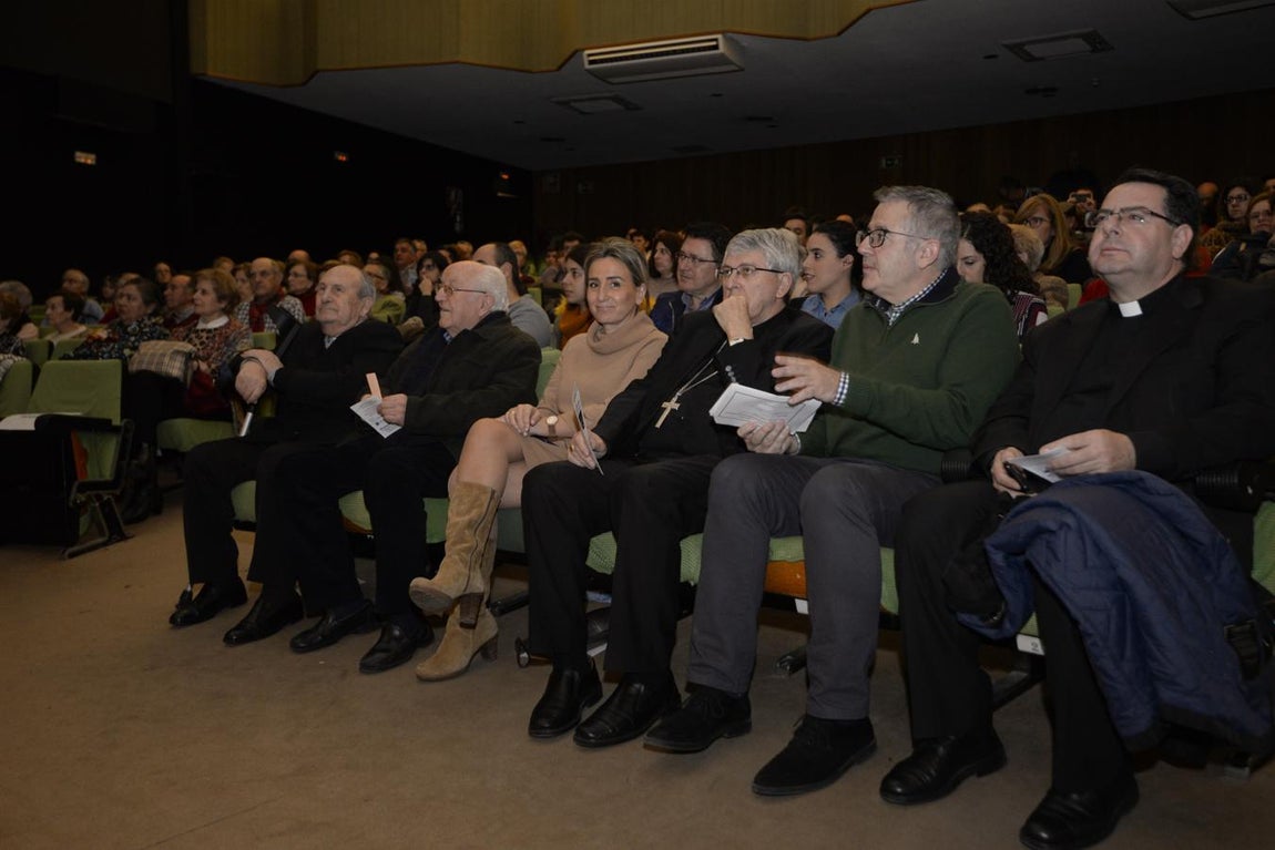 La alcaldesa de Toledo, Milagros Tolón, ha asistido este martes en el salón de actos de Eurocaja Rural al concierto. 