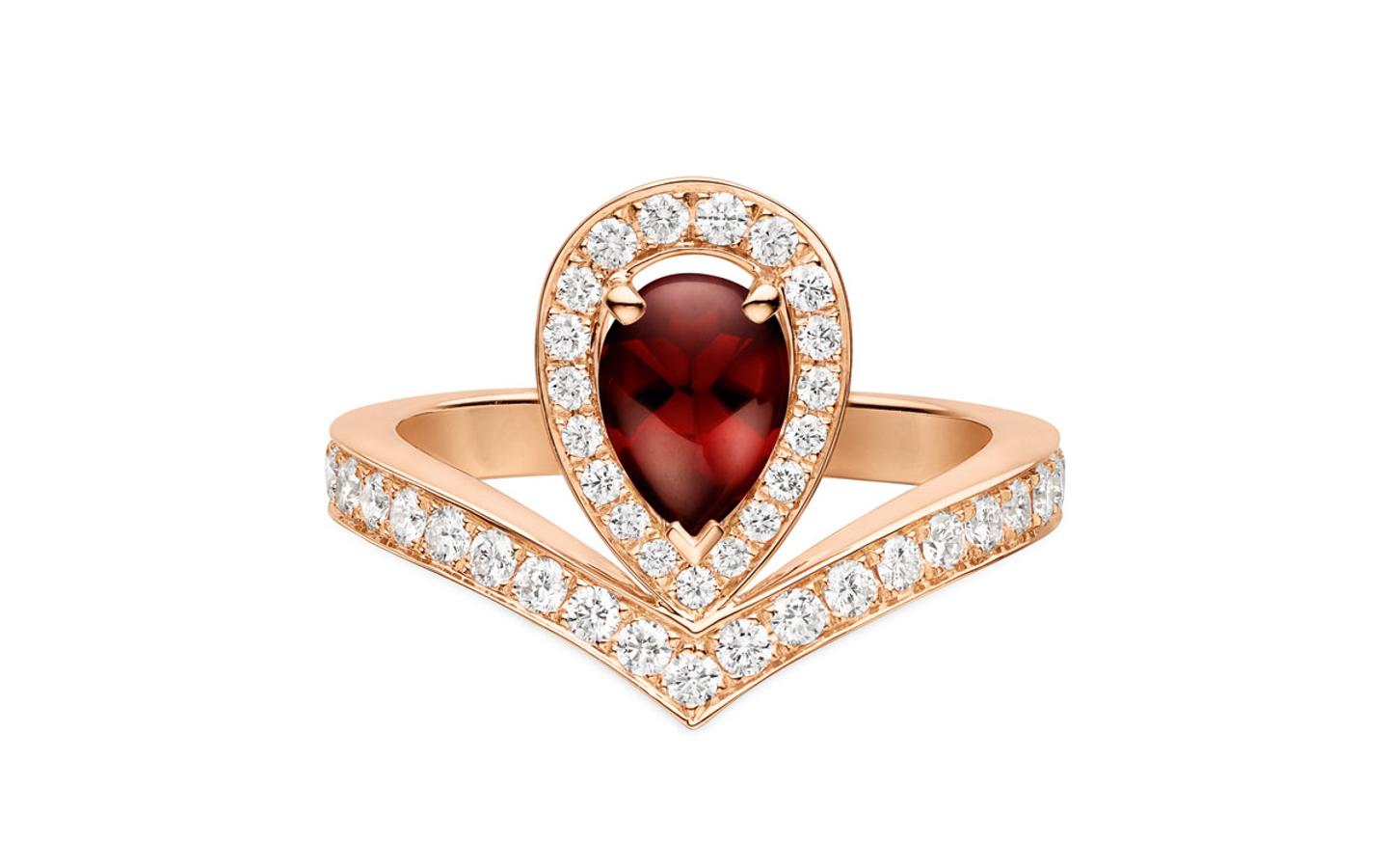 La firma de joyería Chaumet nos propone piezas muy exclusivas, enrte los que destaca una joya de excepción como es su anillo Joséphine Aigrette, con rubí incluido. (Precio: CPV(¡)