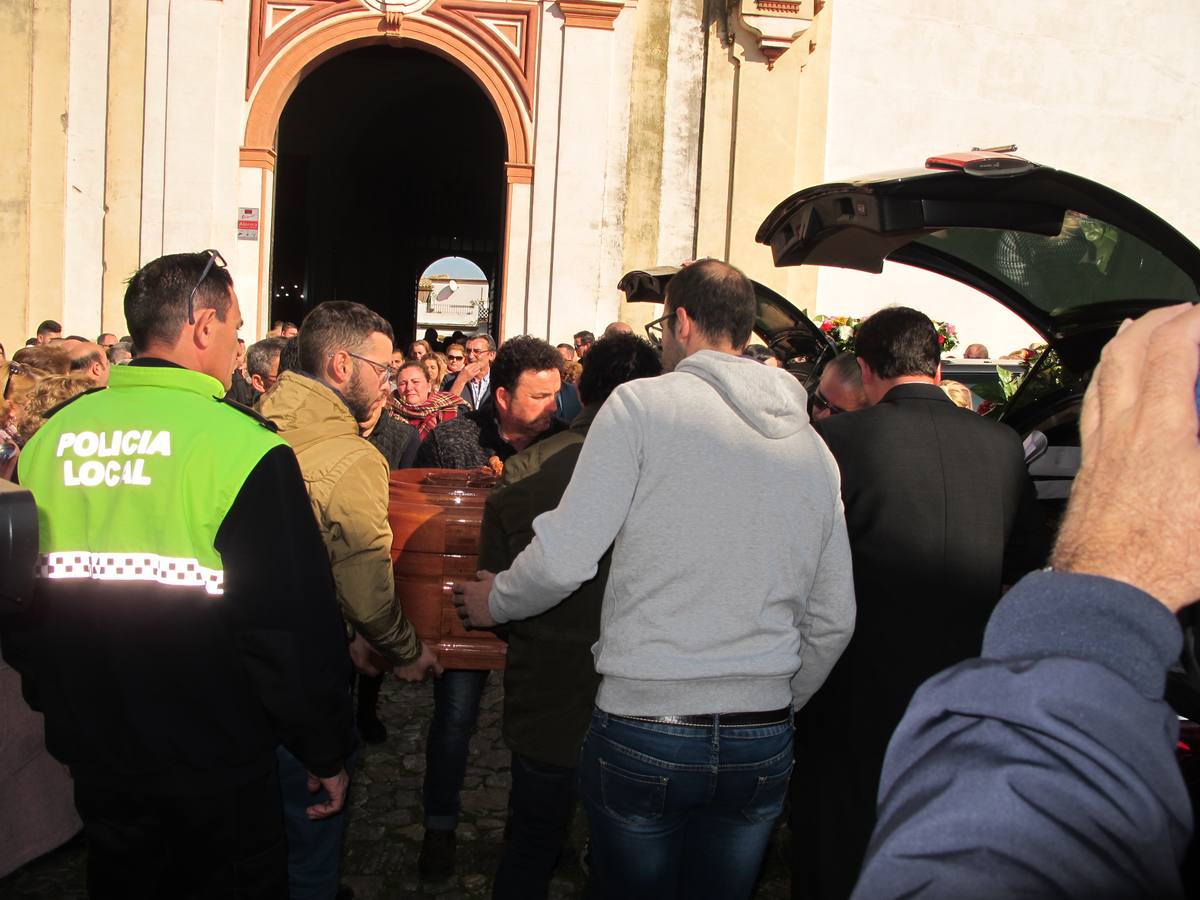 Crónica gráfica del funeral por los trabajadores que murieron en el accidente de Arahal