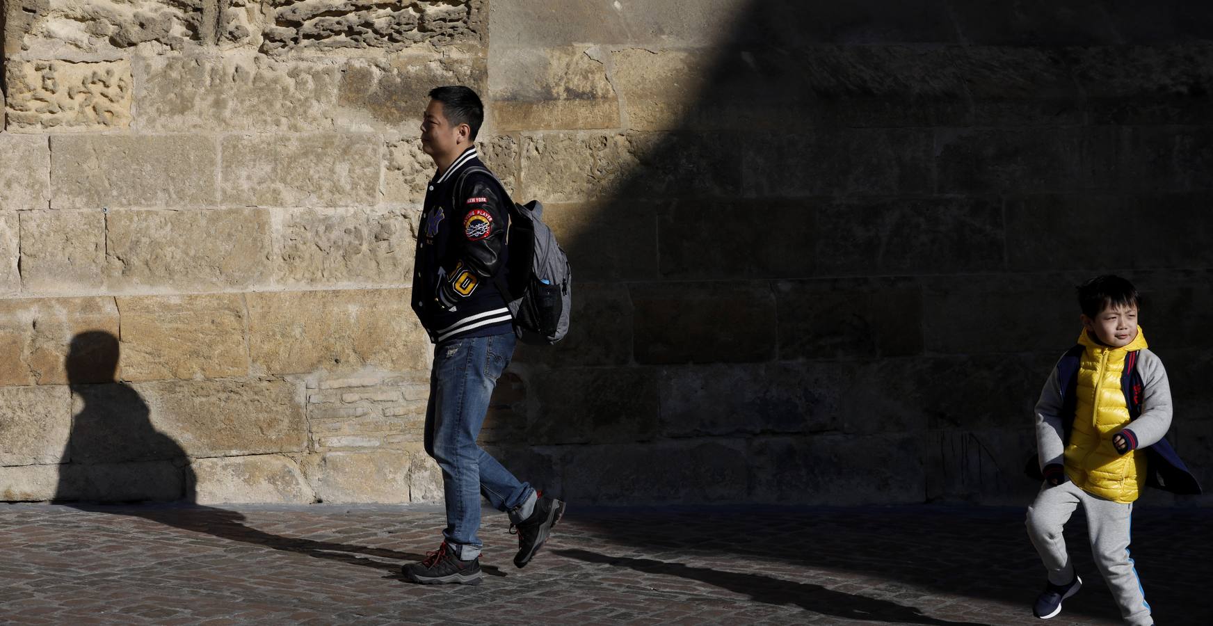 El rayo de sol que no cesa en el invierno de Córdoba, en imágenes