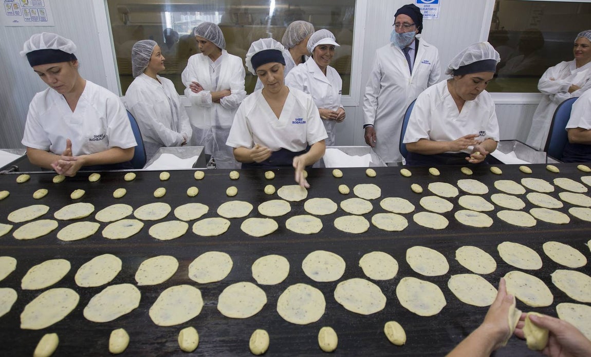 Inés Rosales o cómo hacer 400.000 tortas de aceite cada día