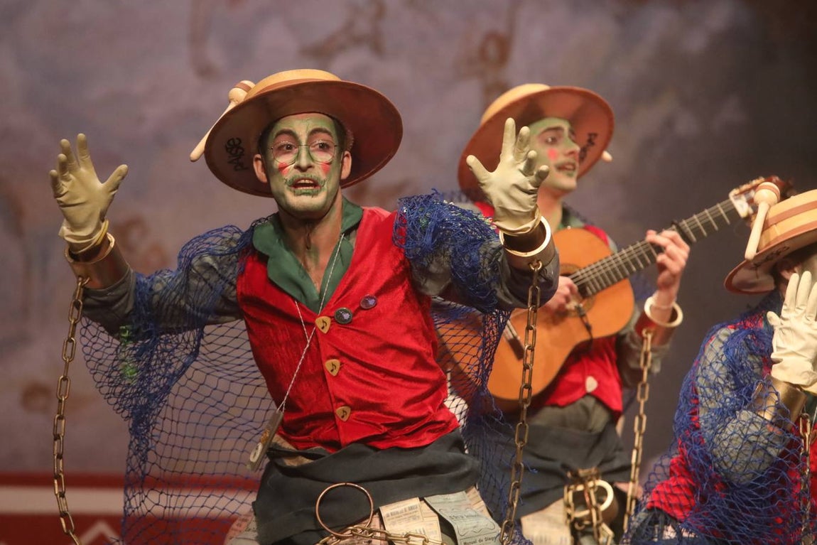 FOTOS: chirigota Los fantasmíbiris mamarrachíbiris del templo de las coplíbiris