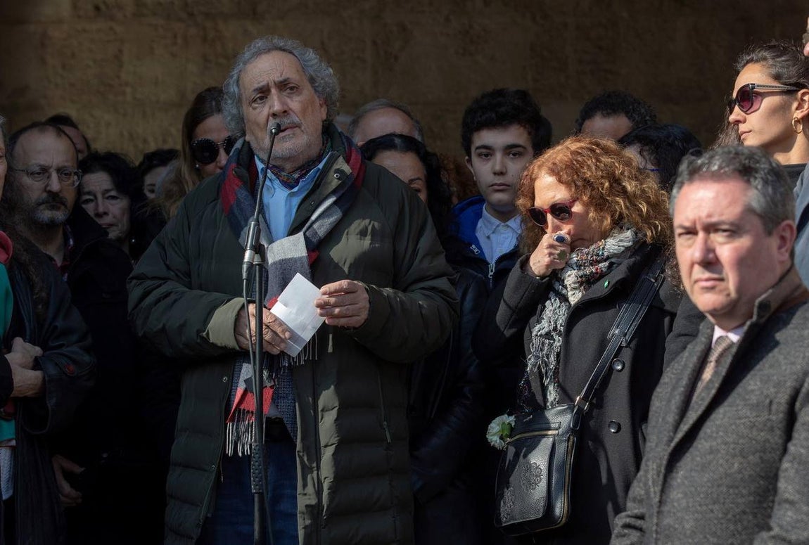 Autoridades, familia y amigos despiden a Távora en Sevilla