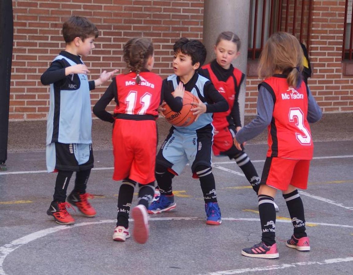 Las mejores imágenes del encuentro entre el Ntra. Sra. Providencia y el Sagrada Familia Jorge Juan. 