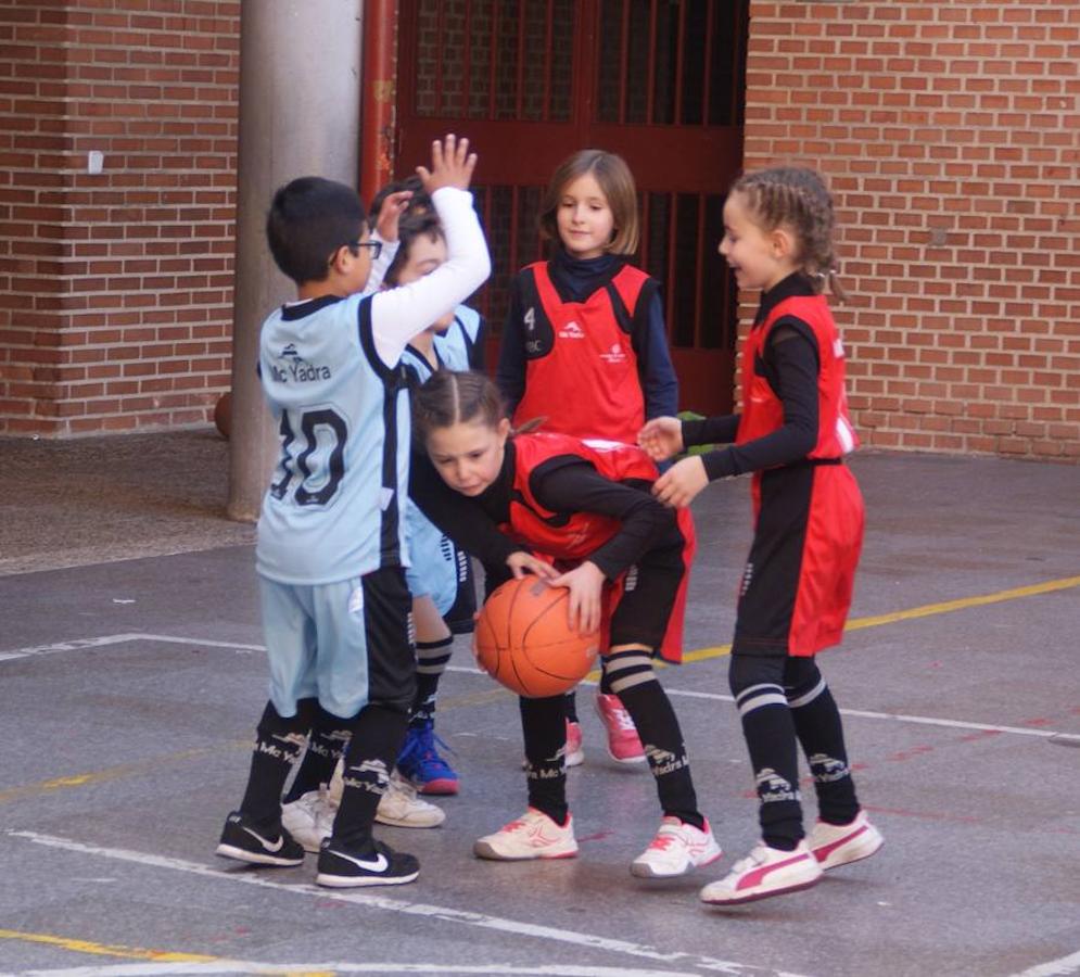 Las mejores imágenes del encuentro entre el Ntra. Sra. Providencia y el Sagrada Familia Jorge Juan. 
