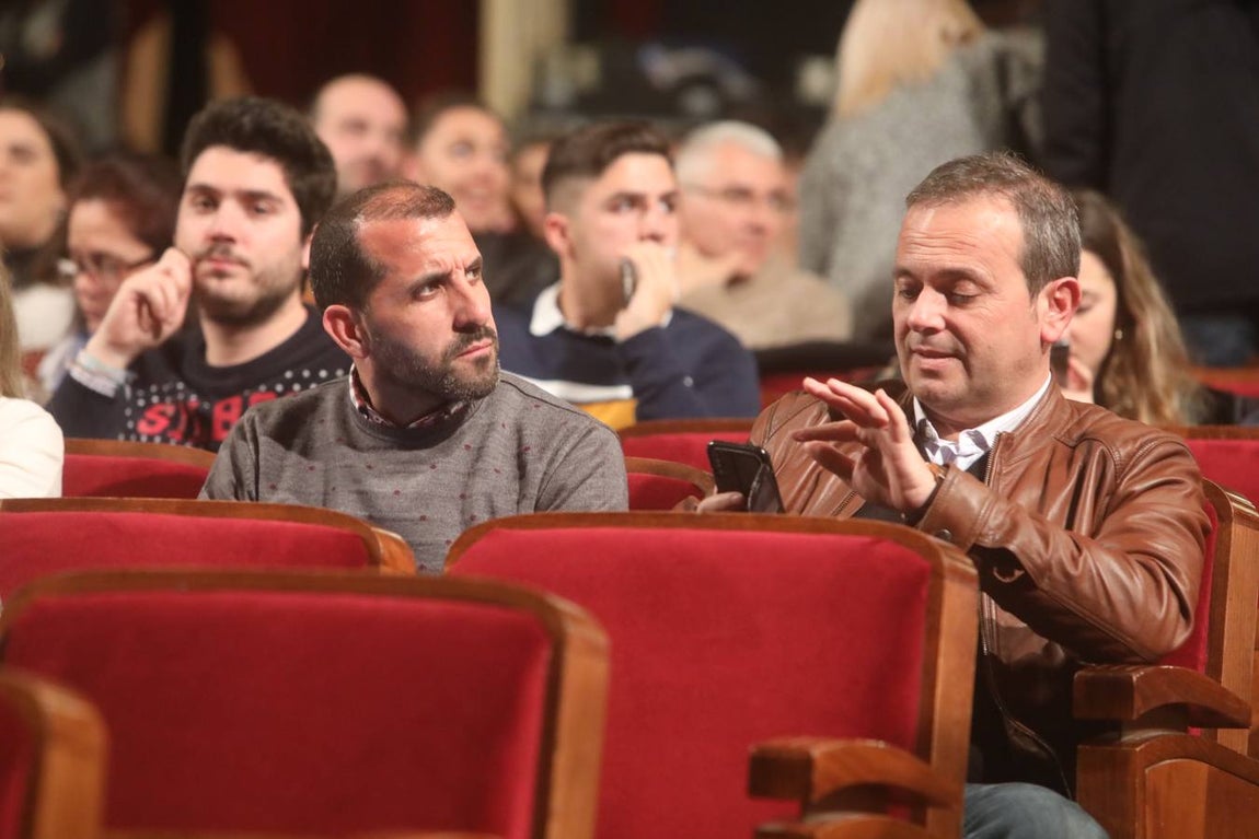 Lunes de COAC en el Falla. ¡Búscate en las fotos!