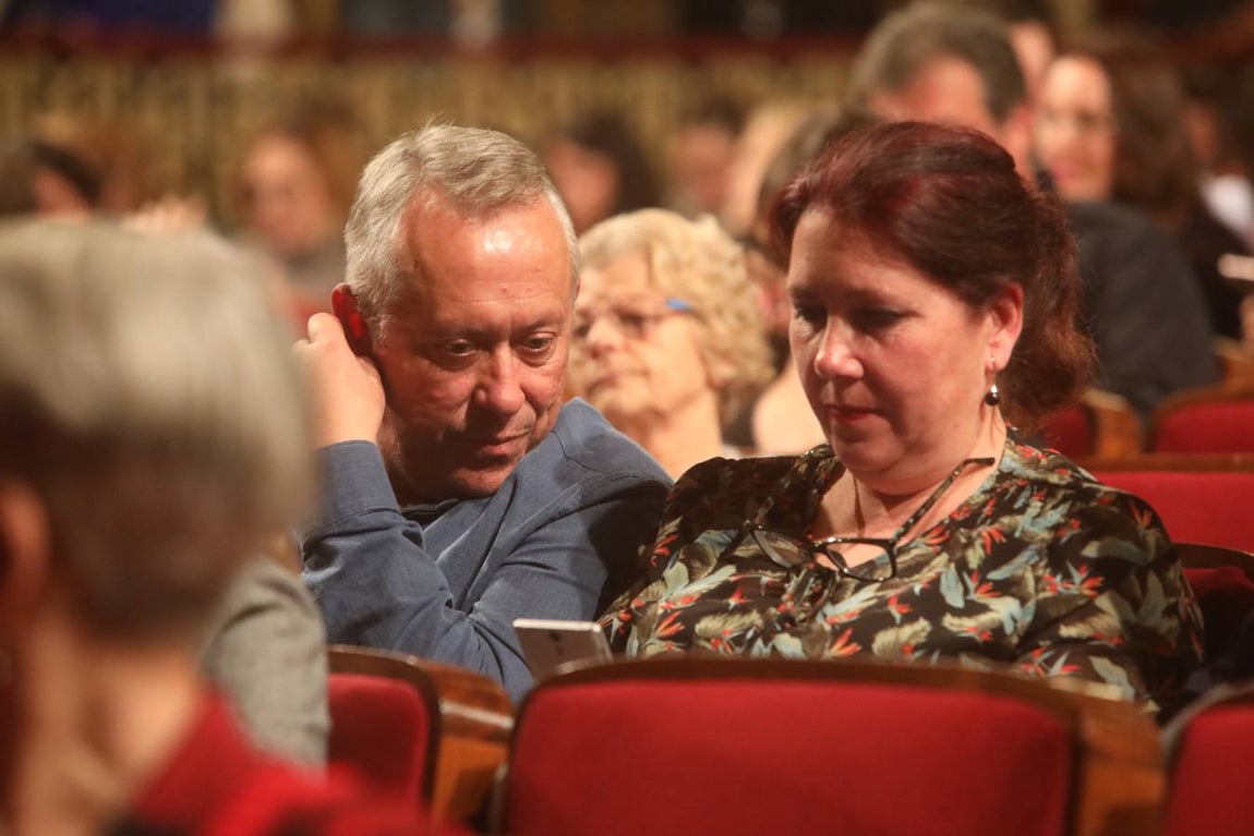 Lunes de COAC en el Falla. ¡Búscate en las fotos!