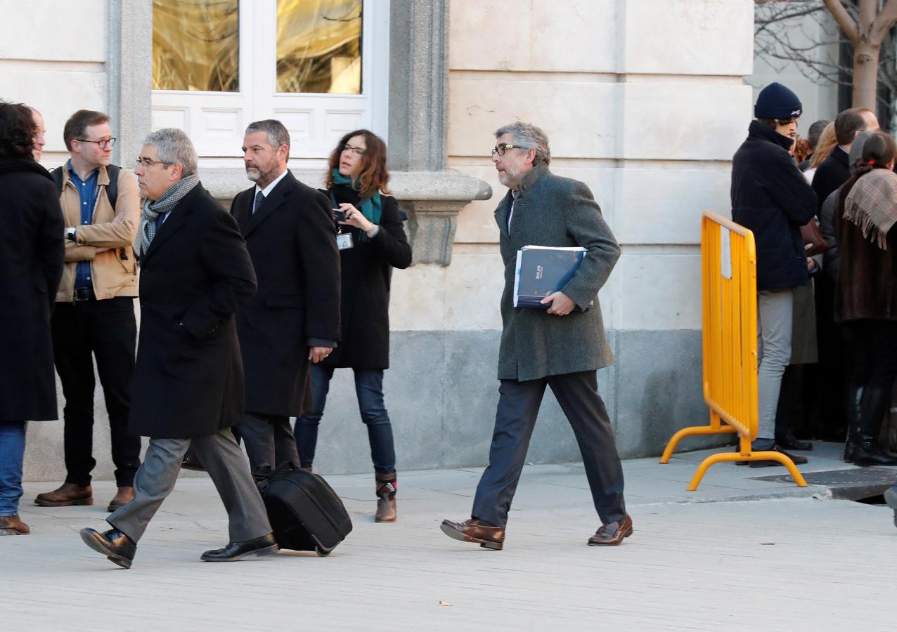 El exconseller de Presidencia Francesc Homs (i), que coordinará la defensa de los exconsellers del PDeCAT, a su llegada al Tribunal Supremo.. 