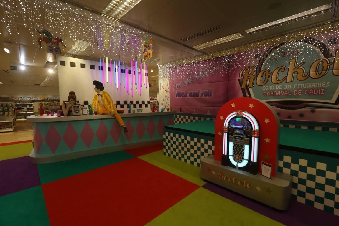 Exposición de disfraces de coros de Carnaval en El Corte Inglés