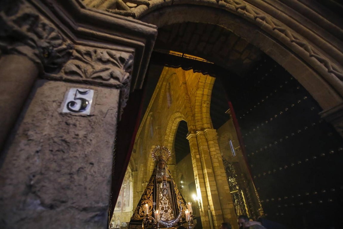 La procesión de la Virgen de Ánimas, en imágenes