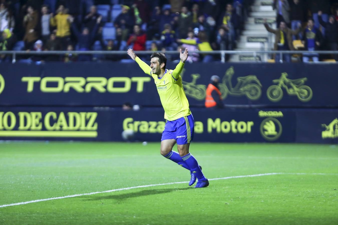 Partido Cádiz-Tenerife (2-0)