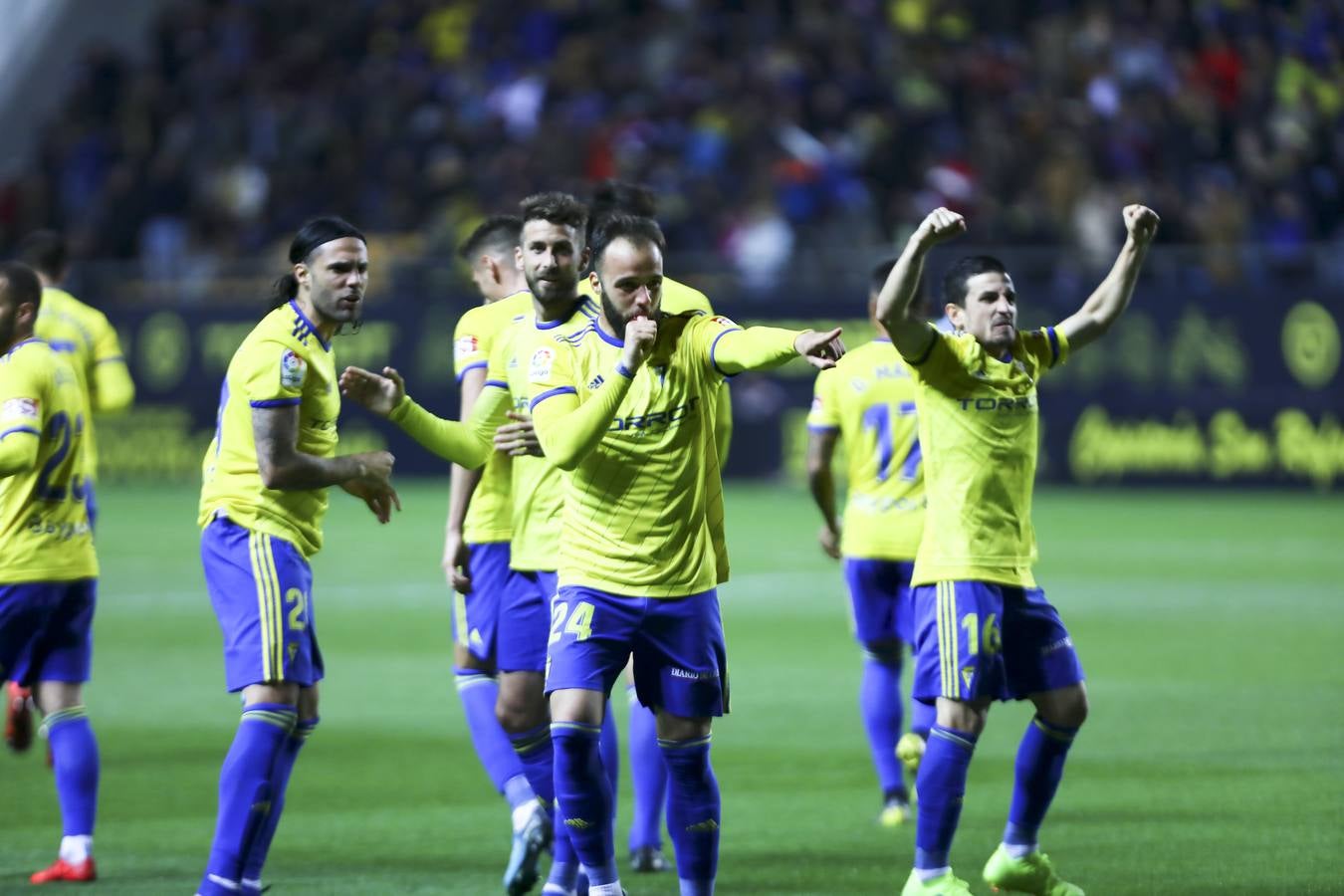 Partido Cádiz-Tenerife (2-0)