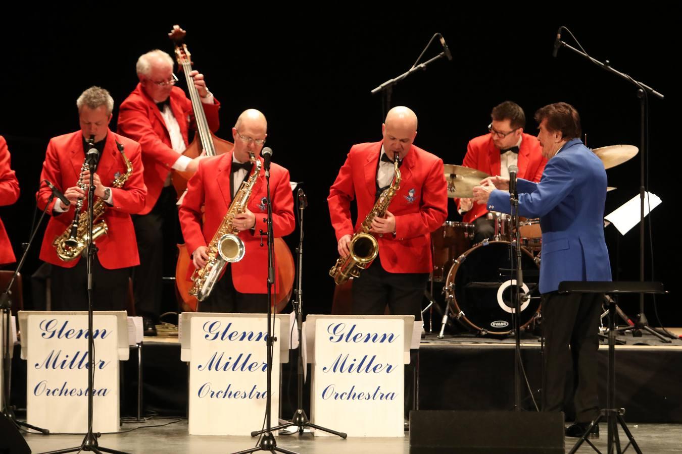 El concierto de Glenn Miller en el Teatro Góngora, en imágenes