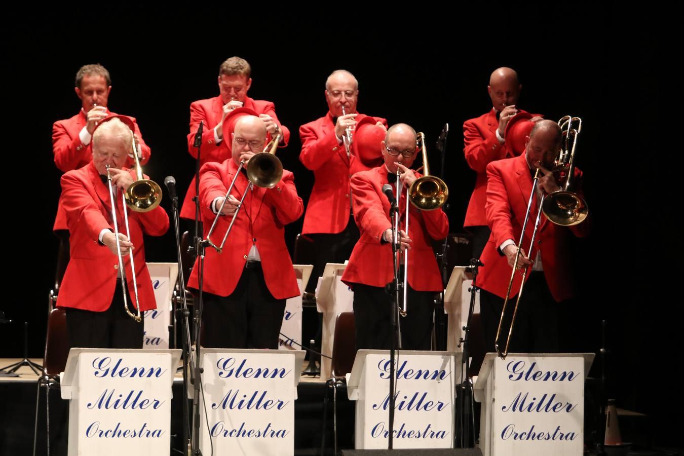 El concierto de Glenn Miller en el Teatro Góngora, en imágenes