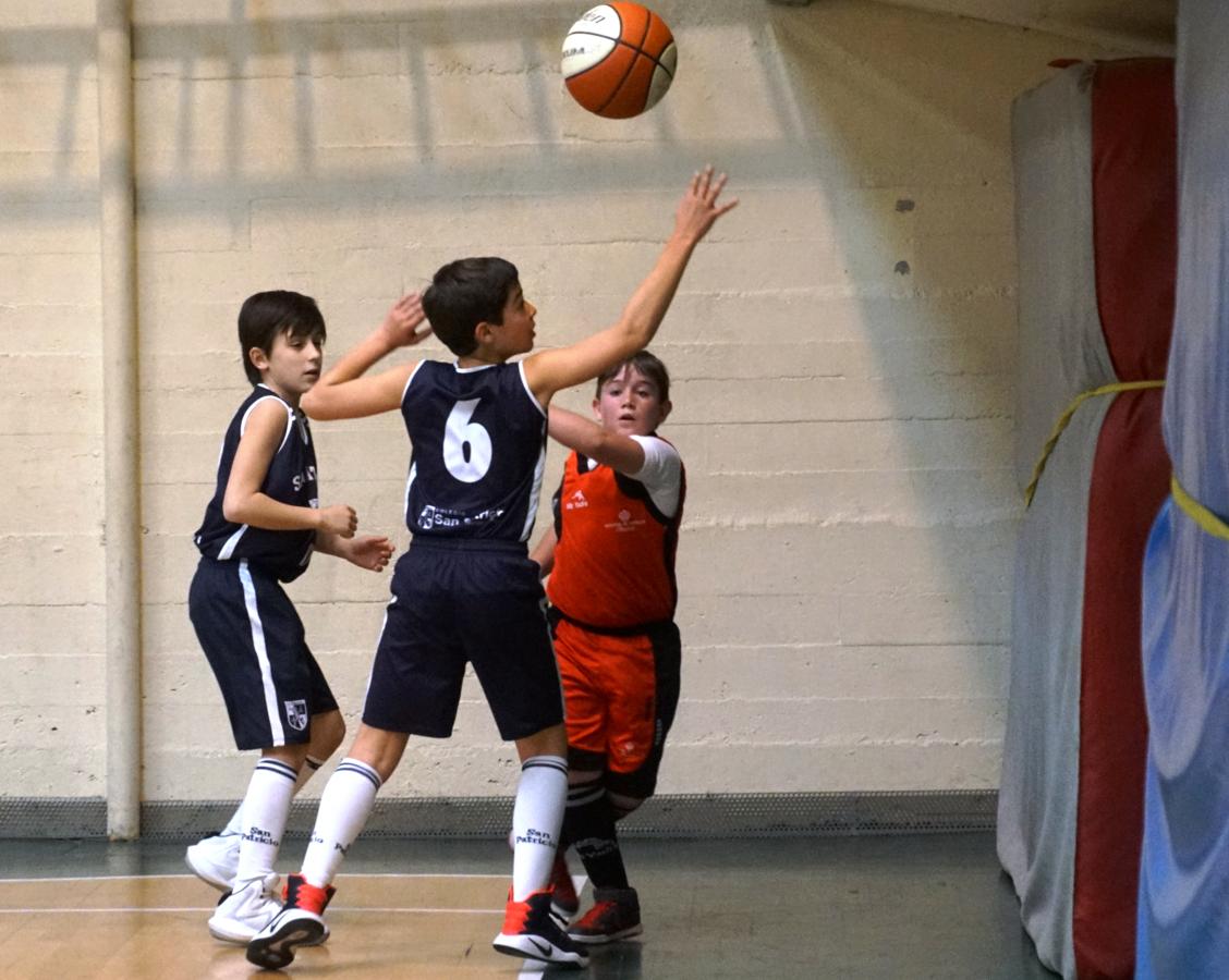 Las mejóres imágenes del partido de baloncesto entre San Patricio Soto y Ntra. Sra. Providencia