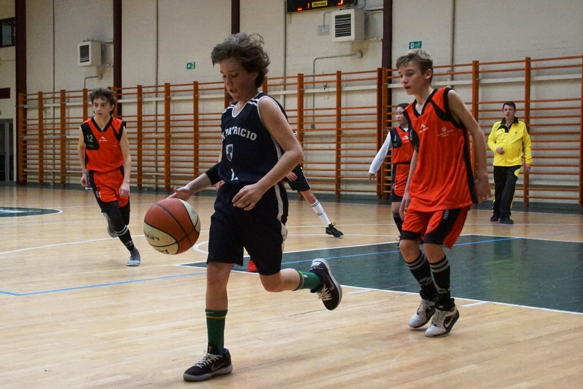 Las mejóres imágenes del partido de baloncesto entre San Patricio Soto y Ntra. Sra. Providencia