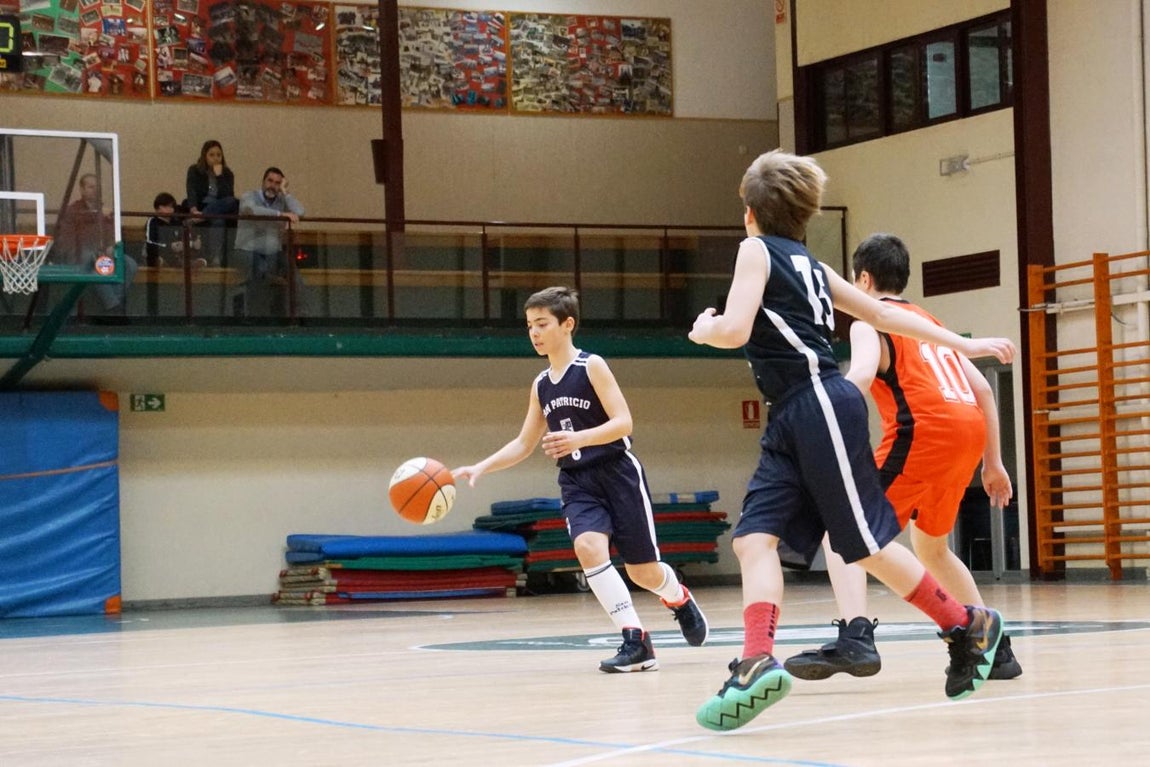 Las mejóres imágenes del partido de baloncesto entre San Patricio Soto y Ntra. Sra. Providencia
