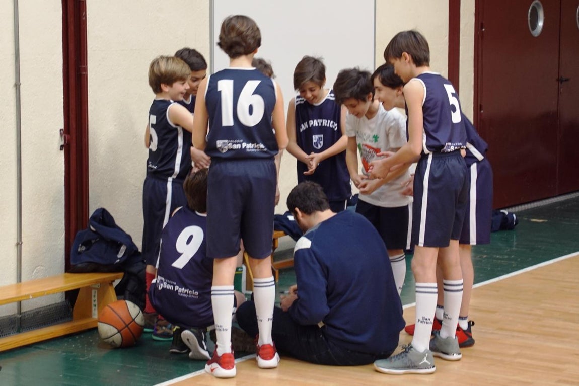 Las mejóres imágenes del partido de baloncesto entre San Patricio Soto y Ntra. Sra. Providencia