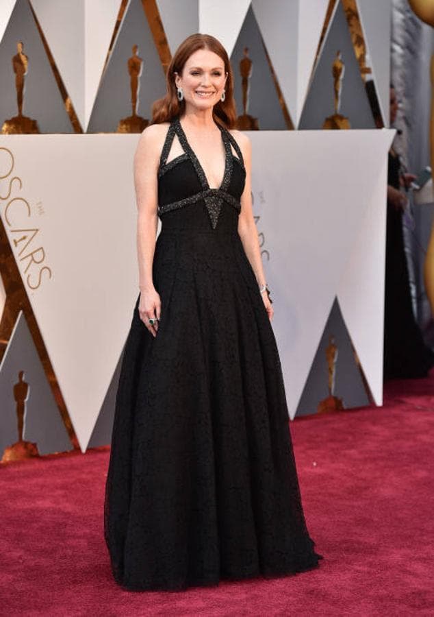 Julianne Moore. La actriz lució este vestido en los Oscars en 2016