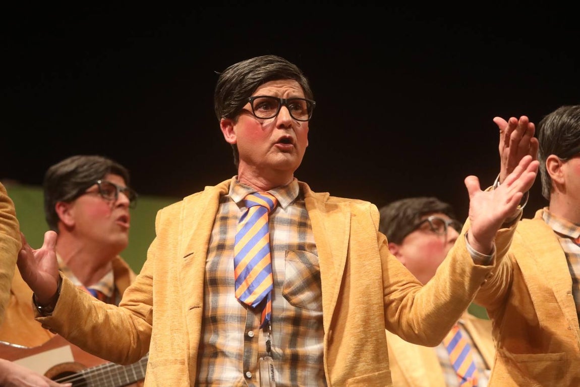 FOTOS: chirigota Los que no valen ni para estar escondidos