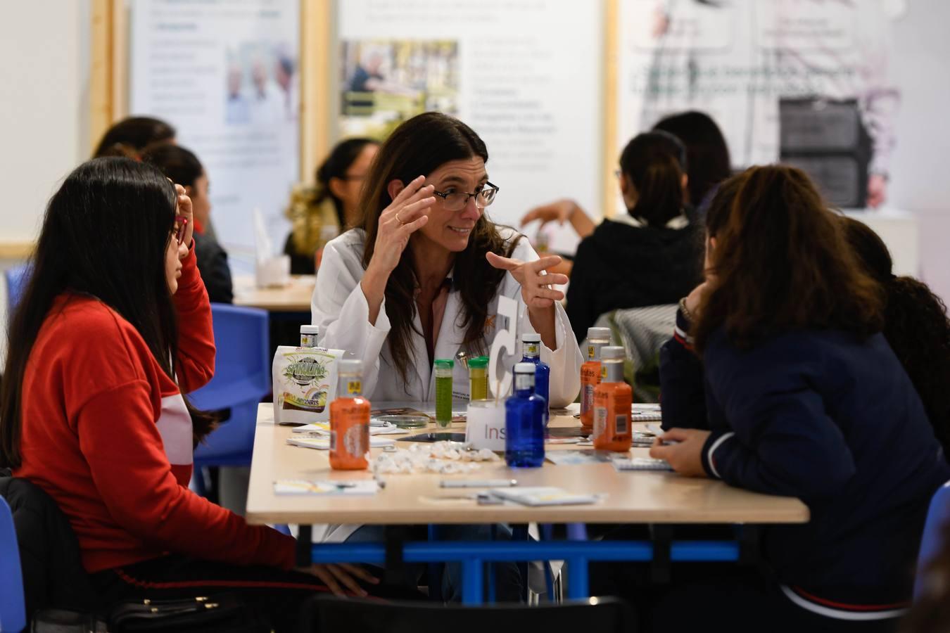 En imágenes, la jornada en Sevilla «Las niñas y la ciencia»