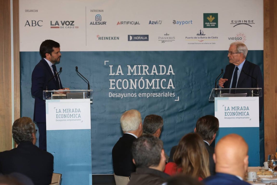 FOTOS: Antonio Garrigues Walker aborda en Cádiz el modelo social actual