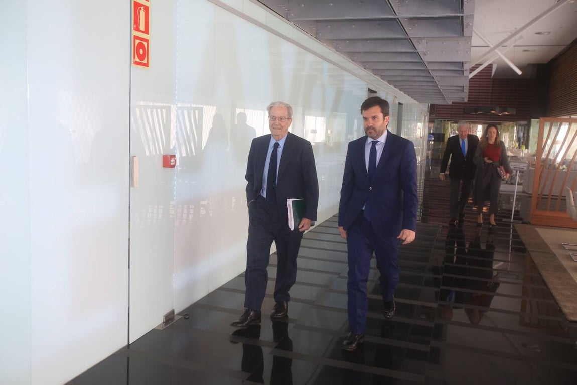 FOTOS: Antonio Garrigues Walker aborda en Cádiz el modelo social actual