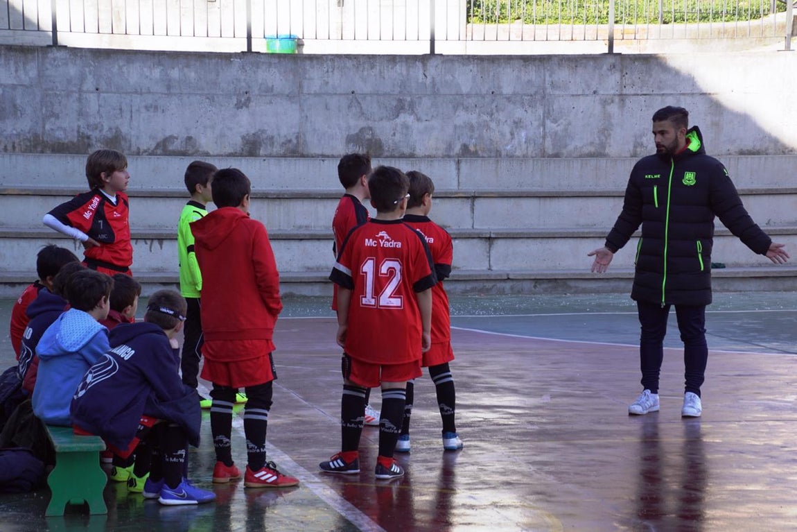 Las mejores imágenes del encuentro de futsal alevín entre el Asunción Cuestablanca y el Amor de Dios. 