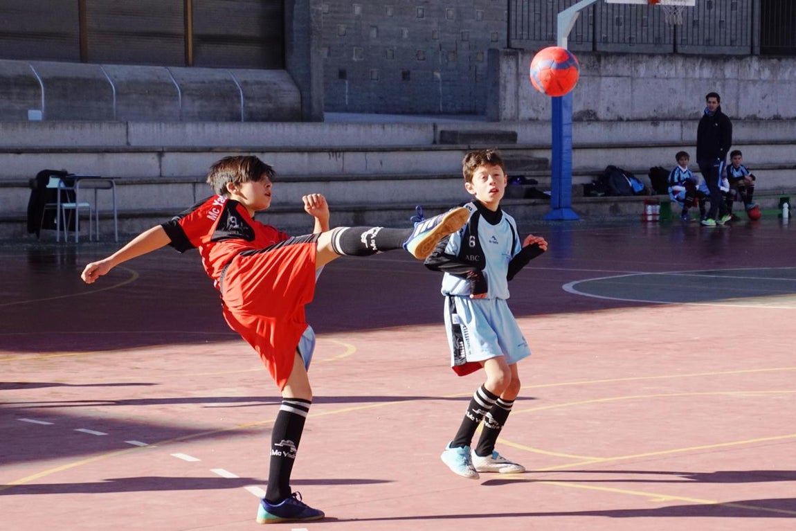 Las mejores imágenes del encuentro de futsal alevín entre el Asunción Cuestablanca y el Amor de Dios. 