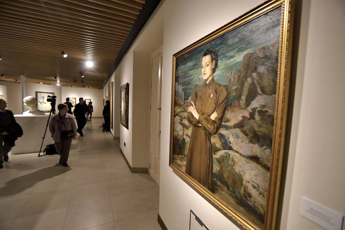 La exposición «Enrique Ochoa. La mirada de la mujer», en imágenes