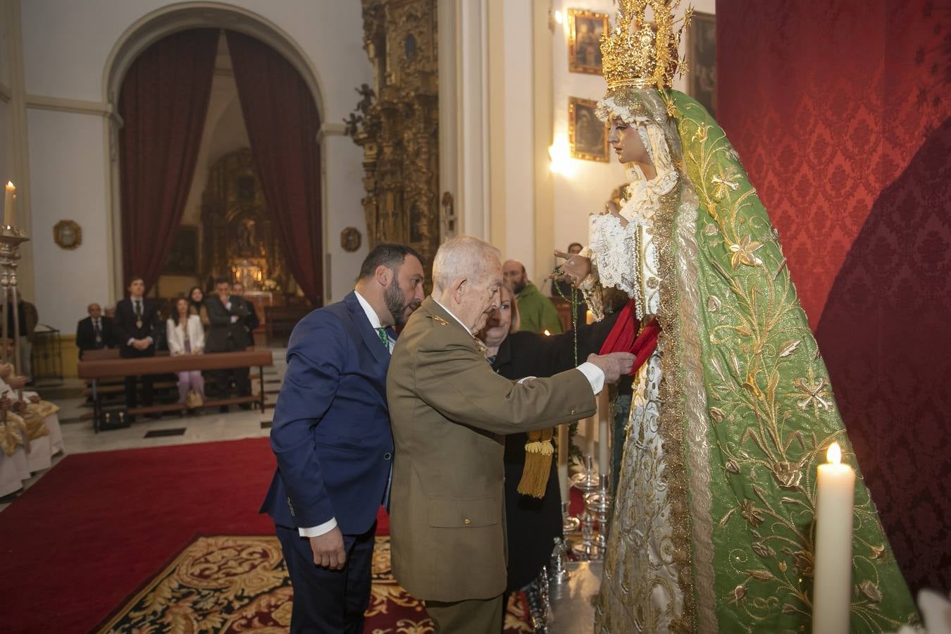 La imposición del fajín de general a la Esperanza de Córdoba, en imágenes