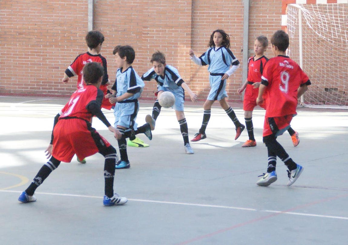 Las mejores imágenes del partido de fútbol sala entre Sagrada Familia Jorge Juan &quot;A&quot; y Nuestra Señora Consolación &quot;B&quot;