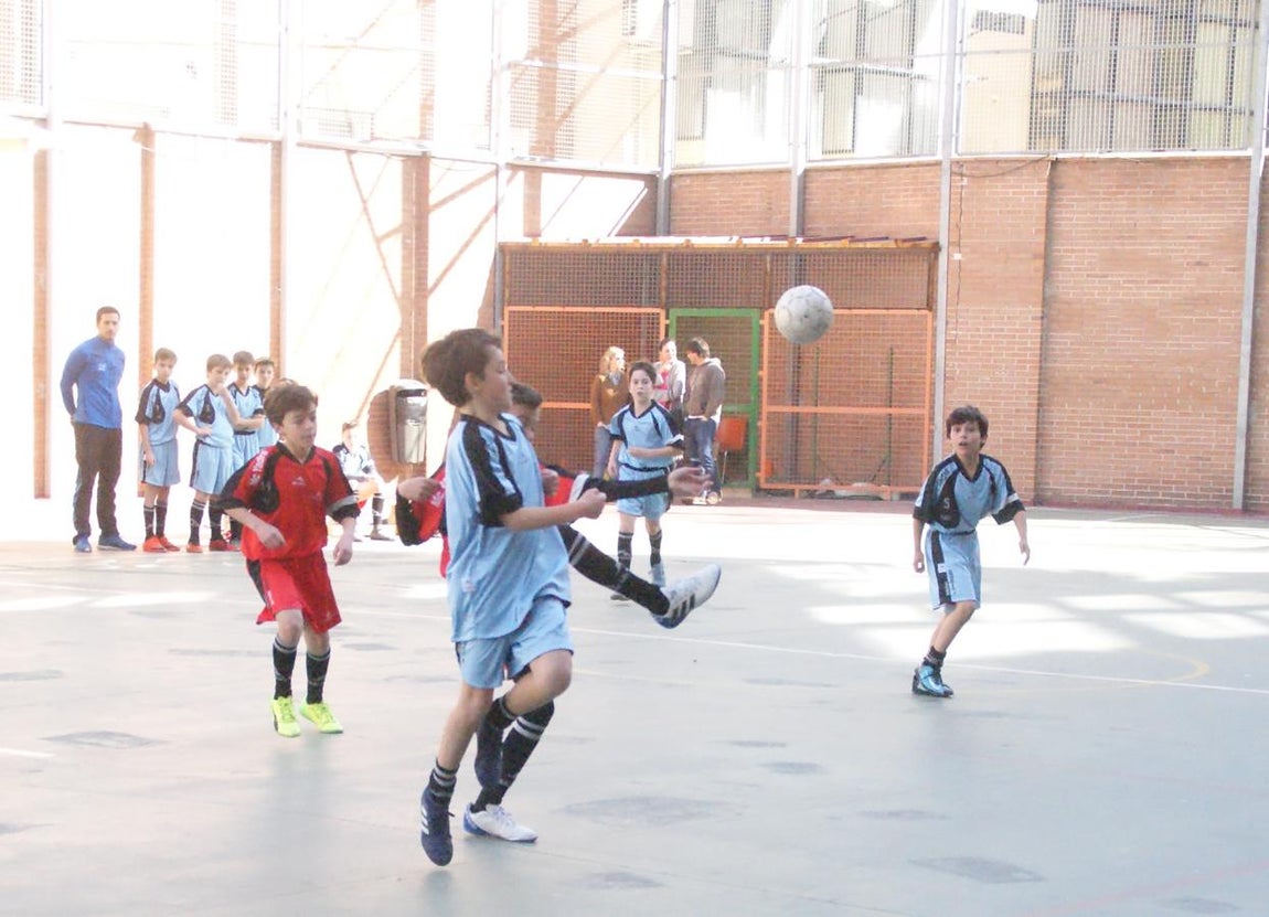 Las mejores imágenes del partido de fútbol sala entre Sagrada Familia Jorge Juan &quot;A&quot; y Nuestra Señora Consolación &quot;B&quot;