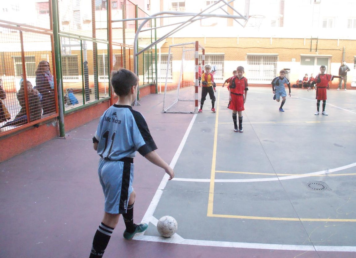 Las mejores imágenes del partido de fútbol sala entre Sagrada Familia Jorge Juan &quot;A&quot; y Nuestra Señora Consolación &quot;B&quot;