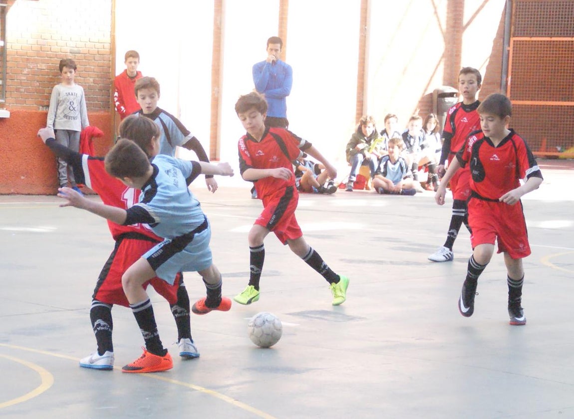 Las mejores imágenes del partido de fútbol sala entre Sagrada Familia Jorge Juan &quot;A&quot; y Nuestra Señora Consolación &quot;B&quot;