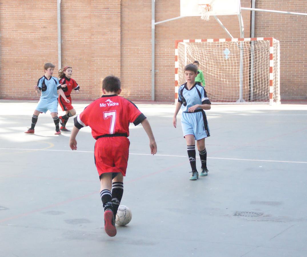 Las mejores imágenes del partido de fútbol sala entre Sagrada Familia Jorge Juan &quot;A&quot; y Nuestra Señora Consolación &quot;B&quot;