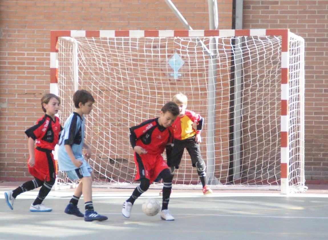 Las mejores imágenes del partido de fútbol sala entre Sagrada Familia Jorge Juan &quot;A&quot; y Nuestra Señora Consolación &quot;B&quot;