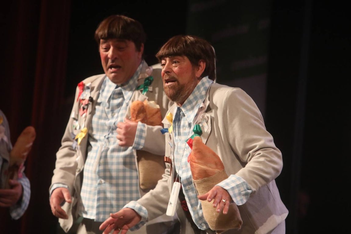 FOTOS: Chirigota Los cachito pan en el COAC 2019