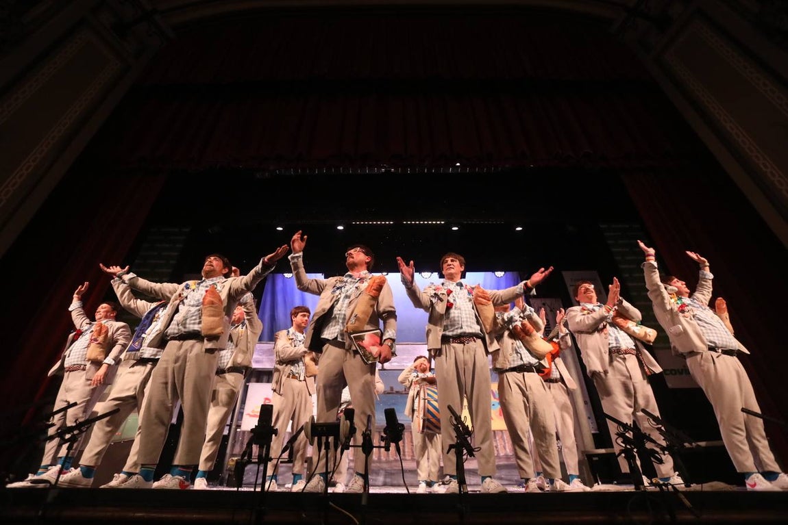 FOTOS: Chirigota Los cachito pan en el COAC 2019