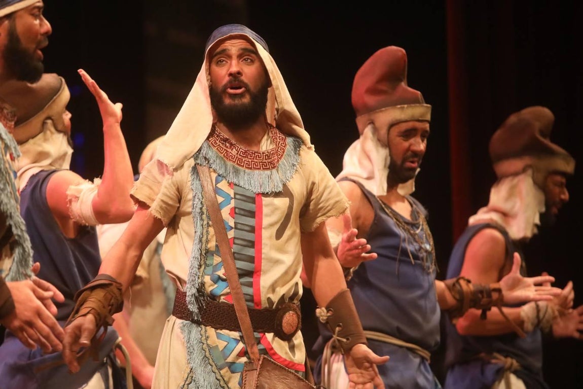 FOTOS: Comparsa La Tierra Prometida en el COAC 2019