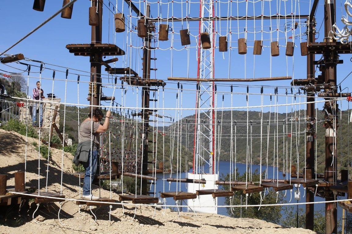 El nuevo parque multiaventura de Hornachuelos, en imágenes