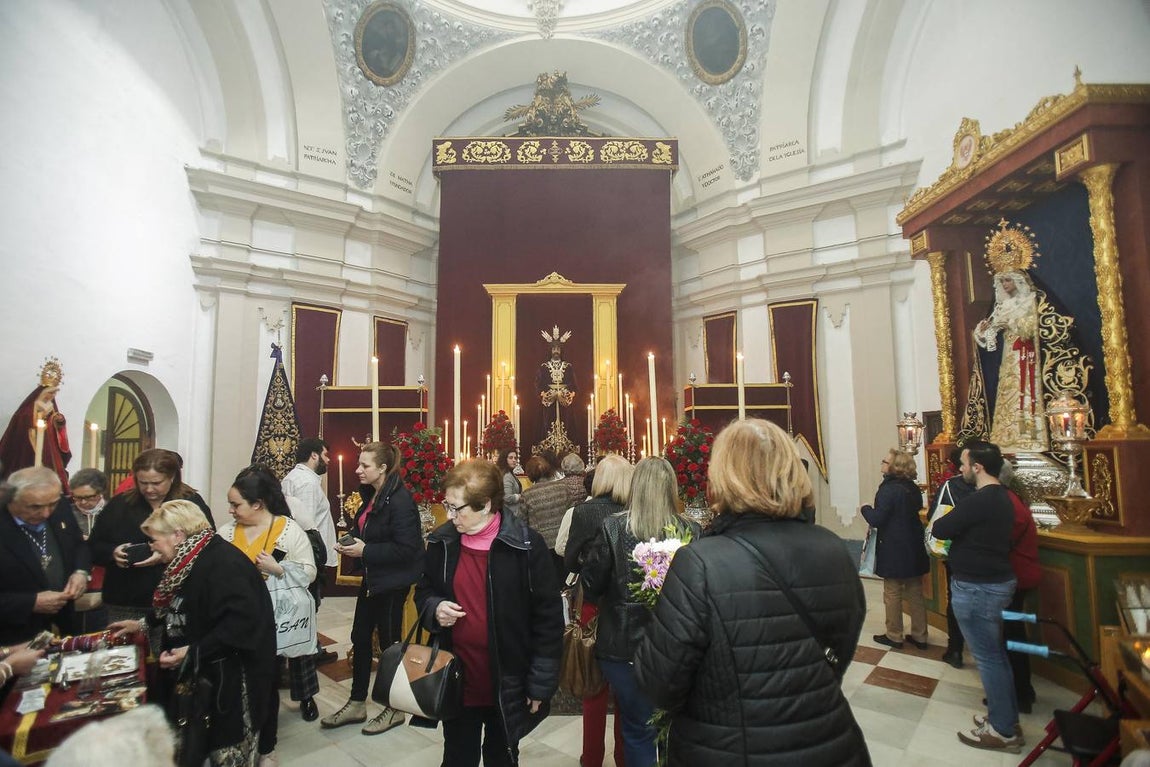 En imágenes, el primer viernes de marzo como antesala de la Cuaresma en Córdoba