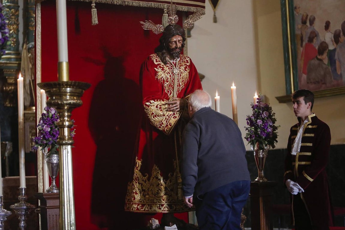 En imágenes, el primer viernes de marzo como antesala de la Cuaresma en Córdoba