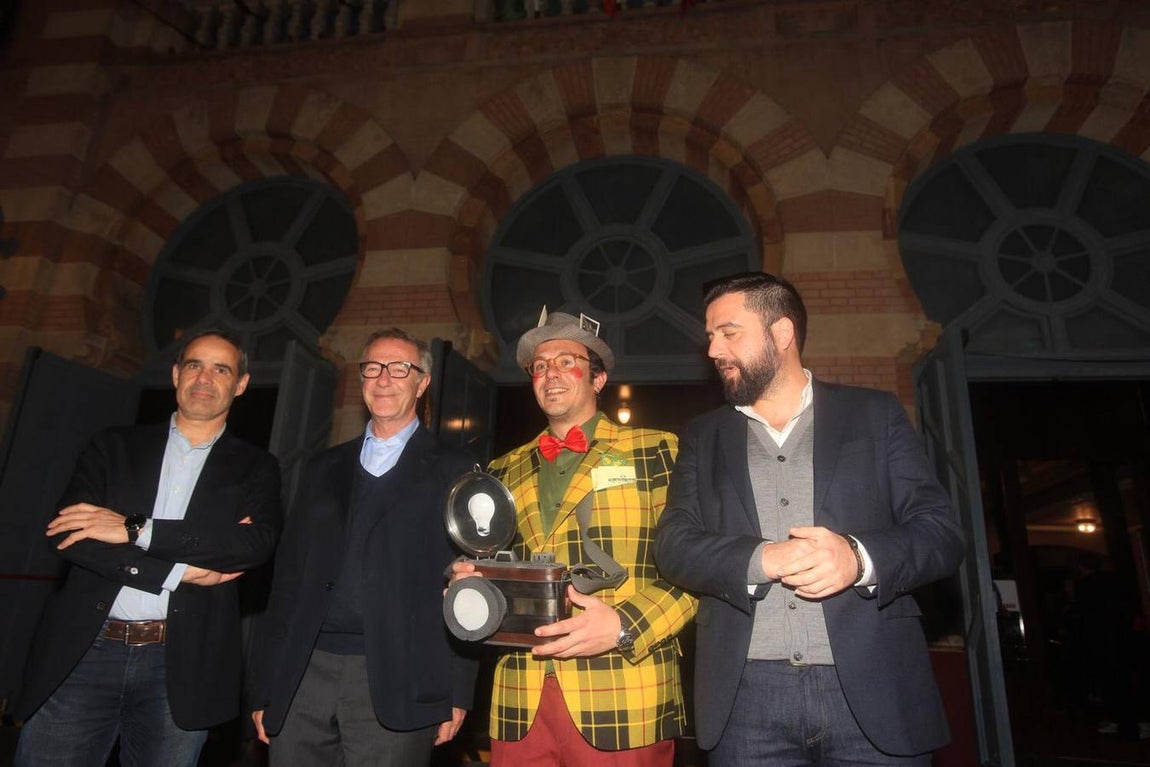 Políticos y famosos no se pierden la Gran Final del Falla