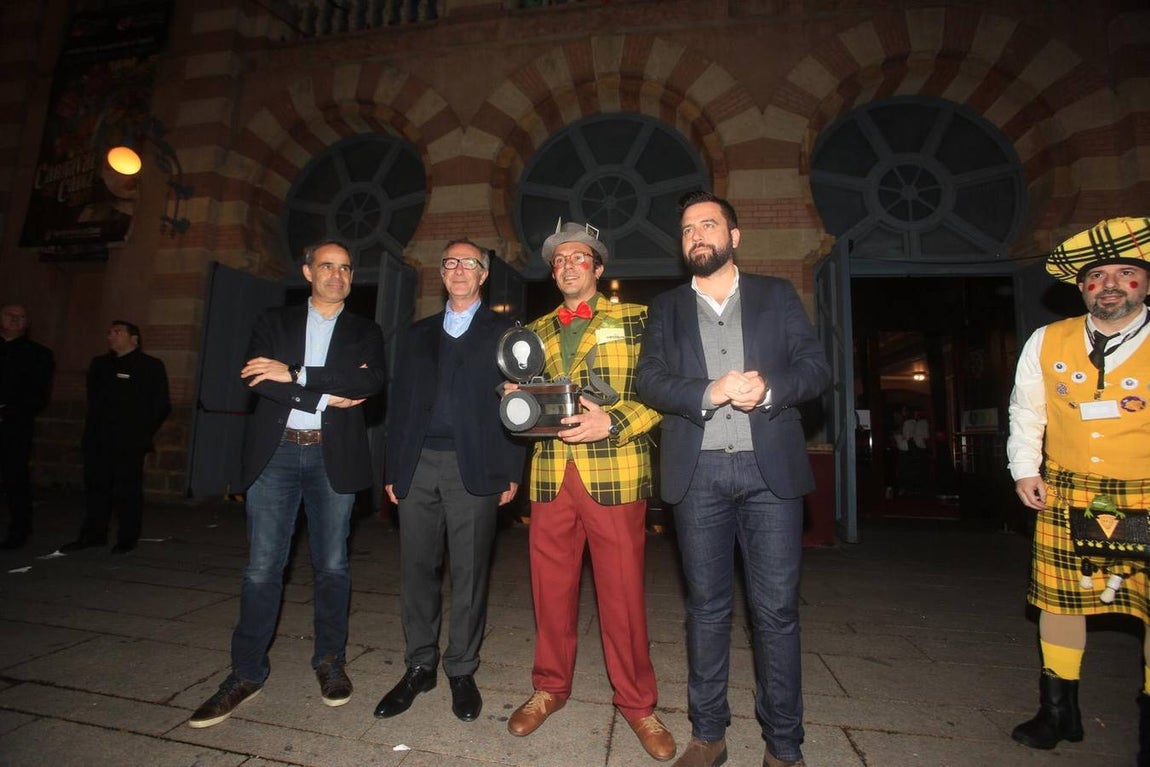 Políticos y famosos no se pierden la Gran Final del Falla