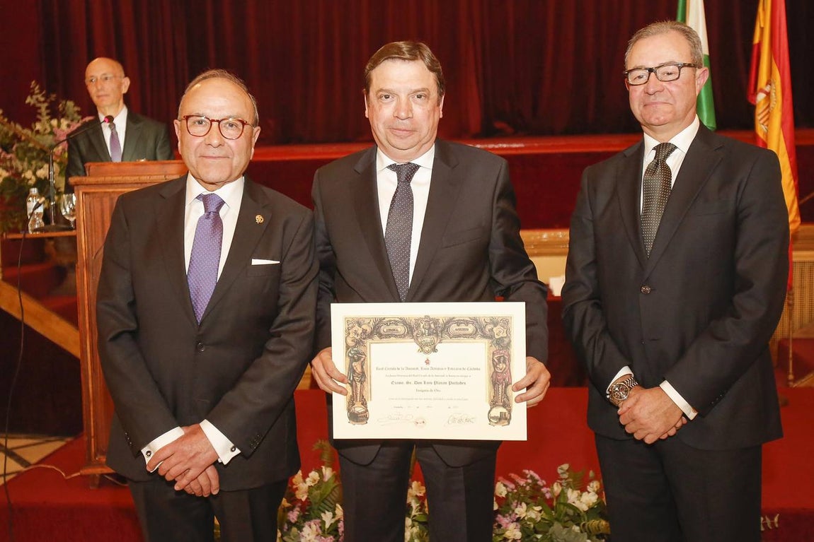 La entrega de las Insignias de Oro del Círculo de la Amistad, en imágenes