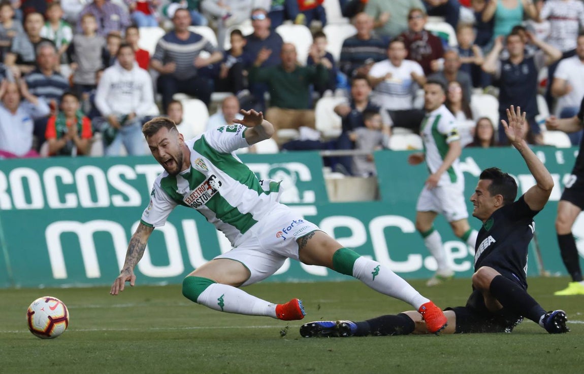 Las mejores jugadas del Córdoba-Málaga, en imágenes