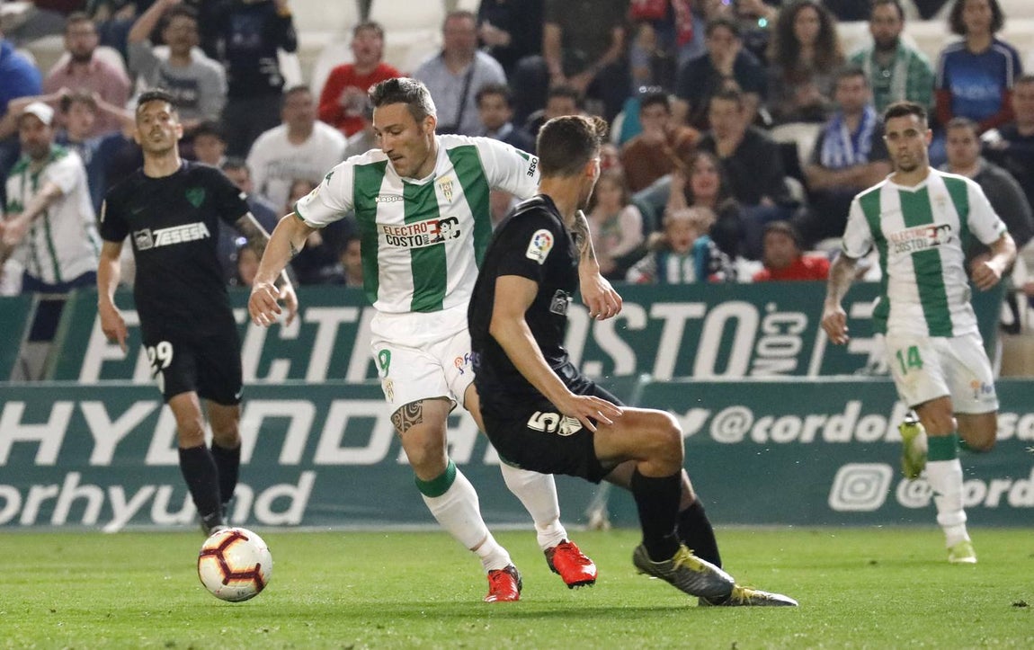Las mejores jugadas del Córdoba-Málaga, en imágenes