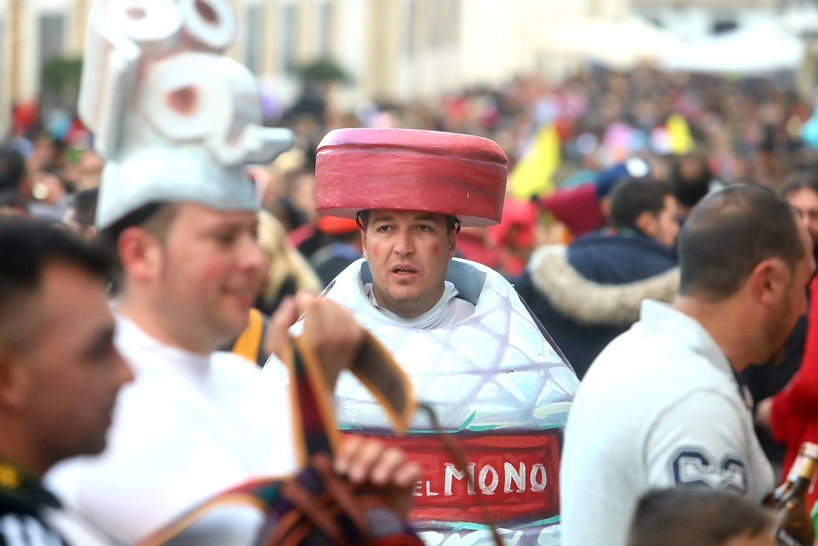 Fotos: Ambiente en las calles del centro en la tarde del sábado de Carnaval